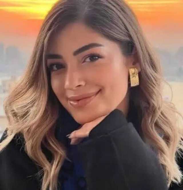 ليلى أحمد زاهر تشارك صورة مع بطلة «حكاية هند» الحقيقية.. وتكشف معاناتها