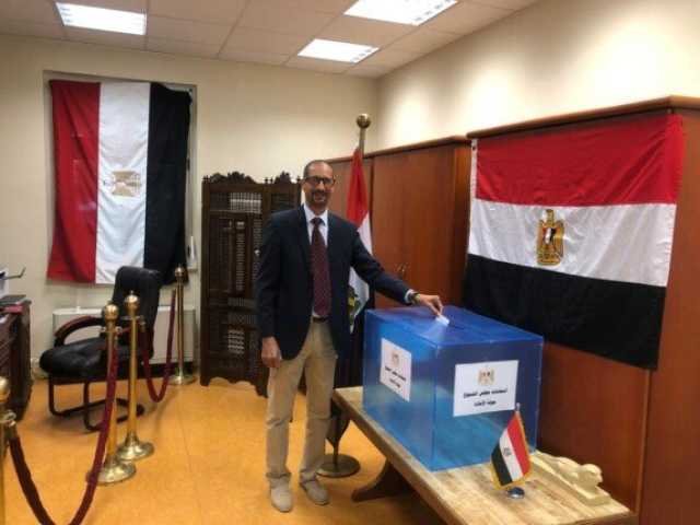 استمرار توافد المصريين بالخارج على اللجان للتصويت في جولة إعادة انتخابات الشيوخ 2025