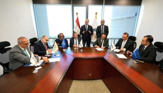 8 بنوك مصرية توقع اتفاق لتمويل مشروع إنتاج «الصودا آش» ومشتقاتها
