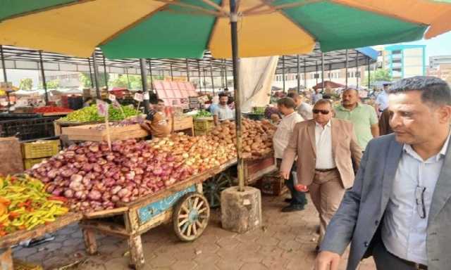 سكرتير مساعد سوهاج يقود حملة مكبرة لرفع الإشغالات بشوارع مدينة ناصر