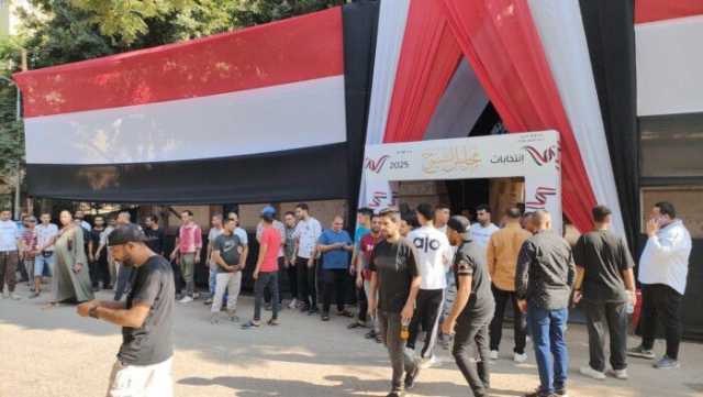 تزايد إقبال الناخبين على مقار اللجان الانتخابية بمحافظة الجيزة