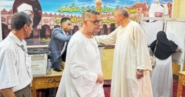 رئيس «حقوق الإنسان بالنواب» يدلي بصوته في انتخابات الشيوخ 2025