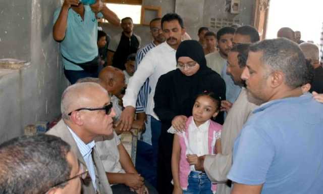 محافظ الأقصر يؤدي واجب العزاء في ضحايا حادث ترعة الكلابية بإسنا