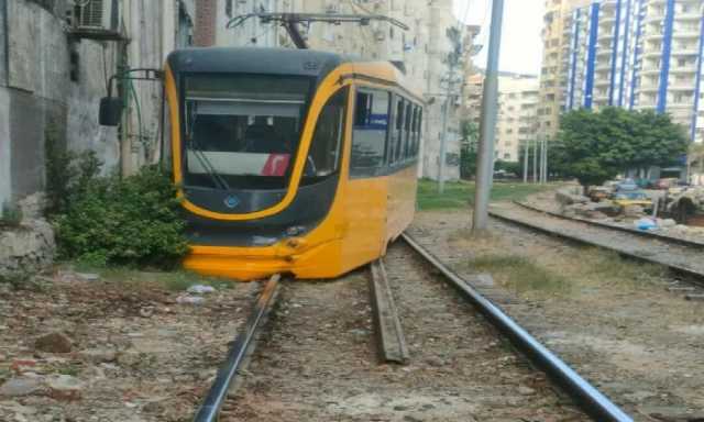 ترام الإسكندرية.. خروج جديد عن القضبان لعربة أوكرانية حديثة