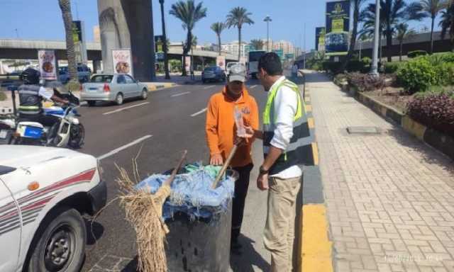 لمواجهة الحرارة الشديدة.. اطلاق مبادرة لتوزيع المياه المبردة على عمال النظافة بالإسكندرية