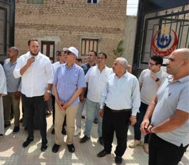 «حياة كريمة» تصل الرحمانية.. محافظ المنيا يتفقد وحدة طب الأسرة الجديدة استعدادًا للافتتاح