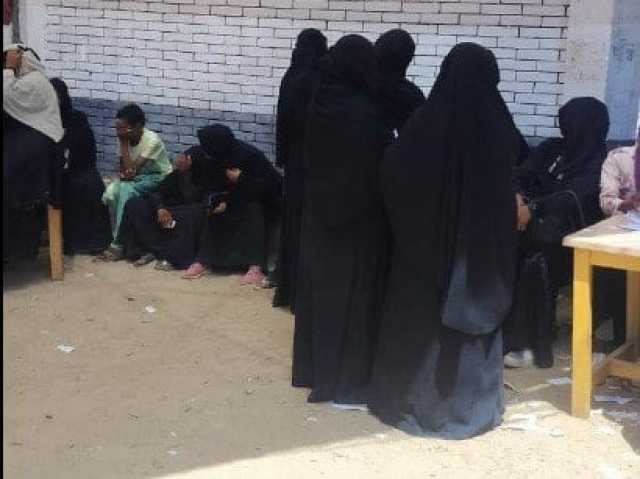 سيدات أسوان ينتصرن على الحر ويتوافدن على لجان الشيوخ