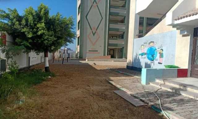'ألوان المساواة'.. مدرسة ابتدائية بالفيوم تطلق الزي الموحد لأول مرة والسعر أقل من المريلة