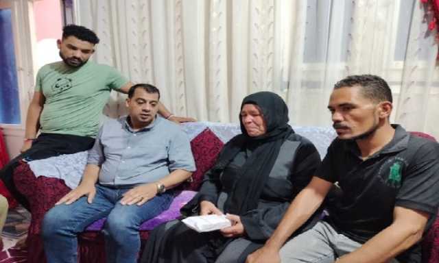 مستقبل وطن يهدي أسرة عامل توفى أثناء تأدية عمله بالشرقية رحلة عمرة ومبلغ مالى