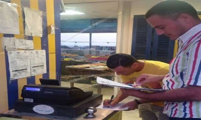 إعدام أغذية فاسدة وضبط مخالفات في 11 منشأة سياحية في حملة بالإسكندرية
