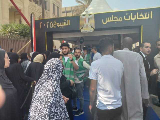 إقبال كثيف على اللجان الفرعية بمنطقة العباسية