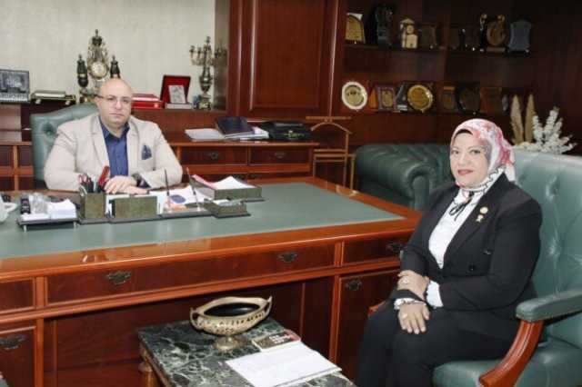 محافظ بني سويف يلتقي مدير التضامن الجديدة ويوجة بخدمة الفئات الأولى بالرعاية