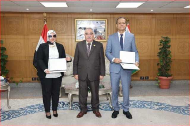 لتضحياتهما خلال انتخابات الشيوخ 2025.. رئيس هيئة قضايا الدولة يكرم مستشارين