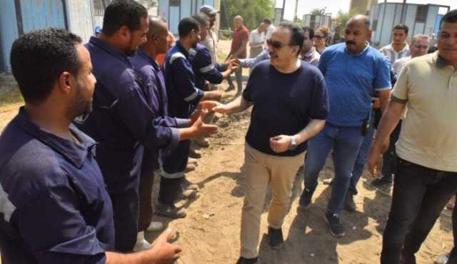 محافظ أسيوط يتفقد محطة مياه كوم بوها