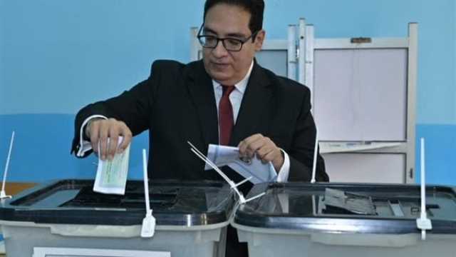 رئيس جامعة القاهرة يدلى بصوته في انتخابات مجلس الشيوخ 2025