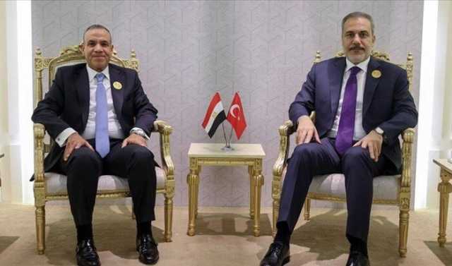 وزير الخارجية يبحث مع نظيره التركي ملفات التعاون الثنائي والتطورات في غزة وليبيا