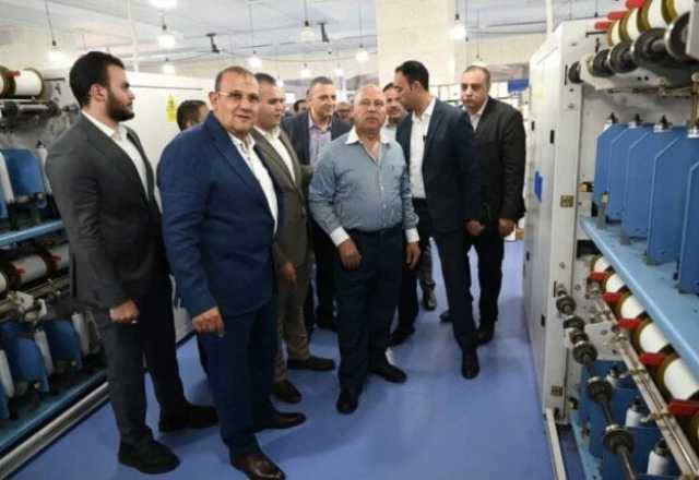 وزير الصناعة يتفقد مصنع «إيجي دينيم للنسيج» بالعاشر من رمضان