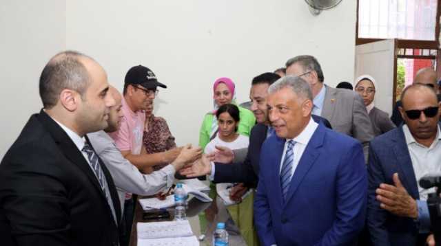 محافظ الإسماعيلية يحث المواطنين على ضرورة المشاركة الإيجابية في الانتخابات