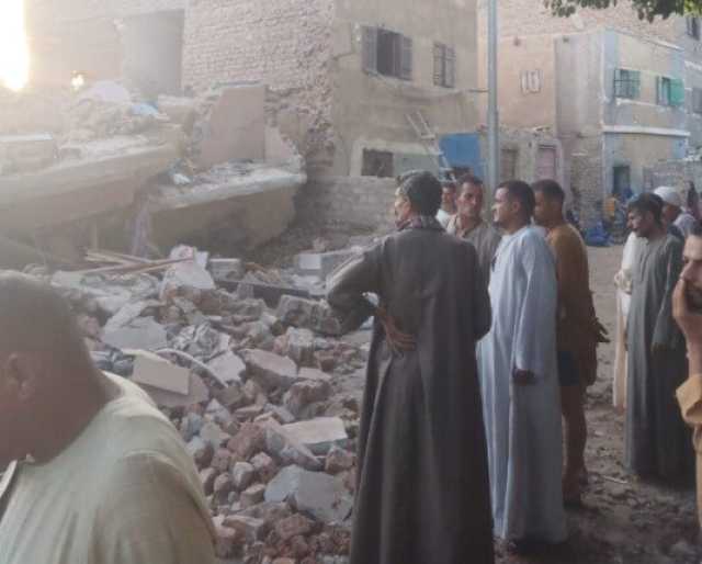 مصرع 3 أشخاص وإصابة 2 آخرين في انهيار عقار بأسيوط