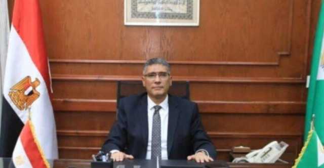 محافظ الجيزة يدلي بصوته في انتخابات مجلس الشيوخ بالحي المتميز بأكتوبر