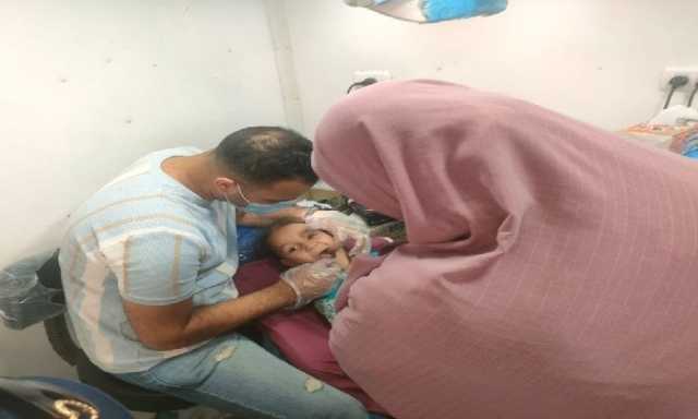 كشف وعلاج بالمجان لـ 443 مواطنًا في قافلة طبية لوحدة السكان بالبحيرة