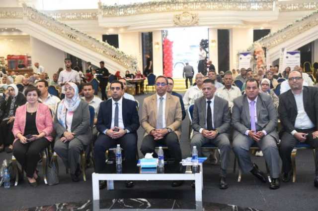 محافظ قنا يشارك في المنتدى الاقتصادي الإقليمي لريادة الأعمال
