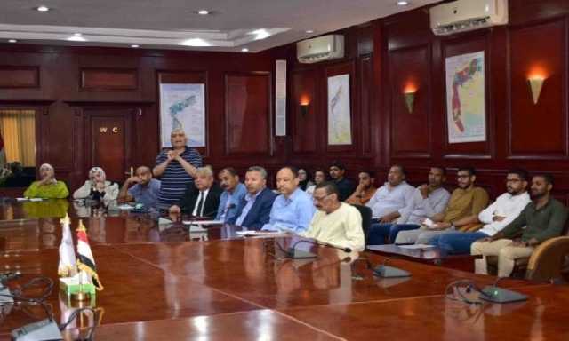 محافظ الأقصر يبحث خطة مشروع القطار السريع ومحطاته بالمحافظة
