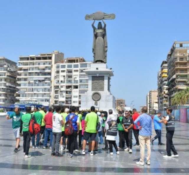 الوفود المشاركة في الدورة الرياضية العربية الأولى تجوب شوارع بورسعيد