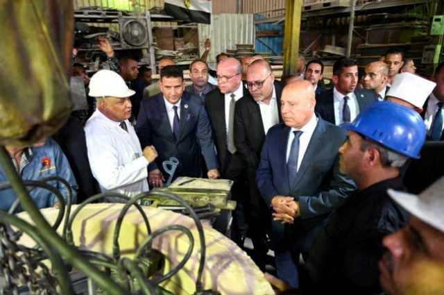 وزير الصناعة يتفقد شركة النصر للمسبوكات ويشارك في ندوة تثقيفية للعاملين