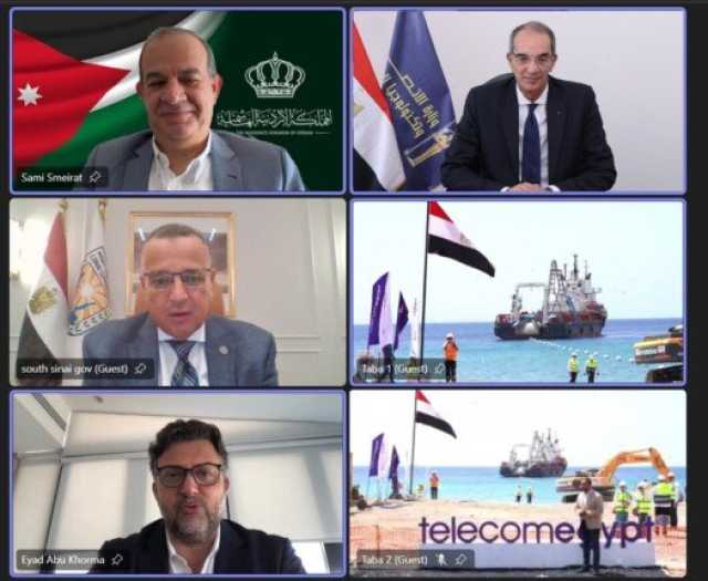 يربط بين مصر والأردن.. وزير الاتصالات يشهد إنزال الكابل البحري عالي السعة كورال بريدج بطابا