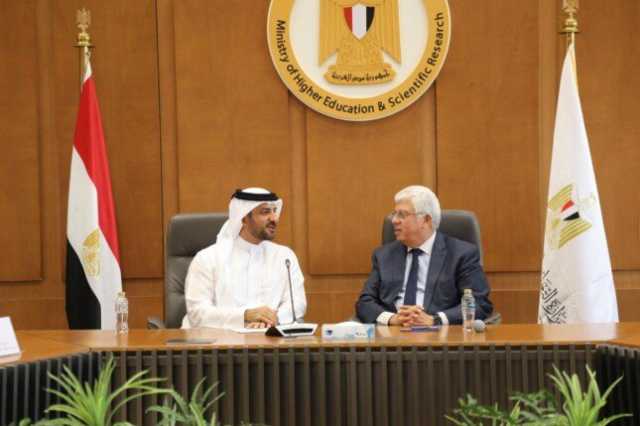 وزير التعليم العالي يبحث سبل التعاون مع نائب حاكم الشارقة ورئيس جامعة الشارقة