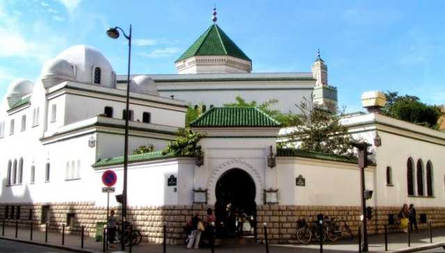 رؤوس خنازير أمام مساجد في باريس.. مرصد الأزهر: حوادث عنصرية بغيضة