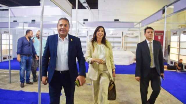 لجنة سيدات الأعمال تتفقد جناح أصحاب الحرف اليدوية بمعرض أهلا مدارس الرئيسي بمدينة نصر