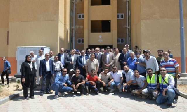 بعد 16 عامًا من الانتظار.. محافظ الأقصر ينهي معاناة مشروع «إسكان الطود» ويسلم المرحلة الأولى