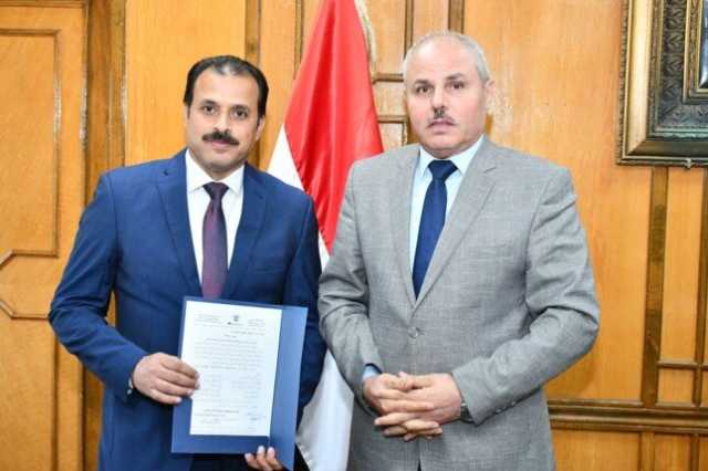 رئيس جامعة قناة السويس يُكلف الدكتور عطوة المتولي مديرًا لمركز إعداد القادة