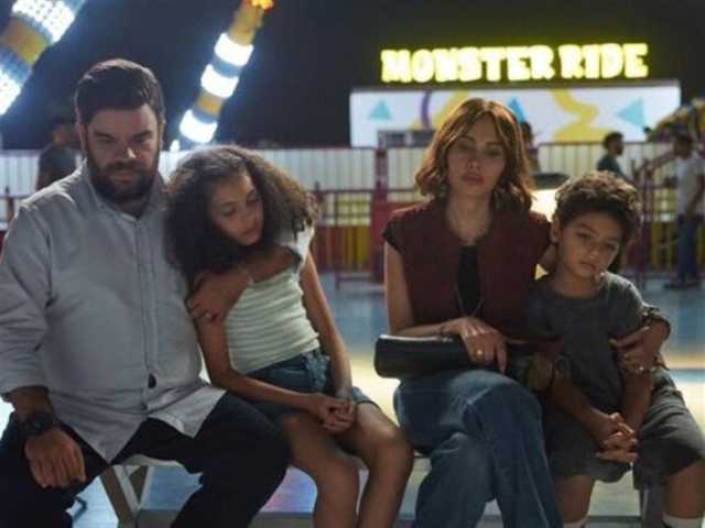 حدث يقلب حياة زوجين.. «ماما وبابا» يحتل المركز الثالث في إيرادات شباك التذاكر
