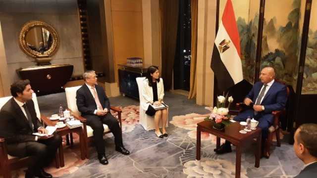 وزير النقل يبحث مع شركة أفيك إنترناشيونال الصينية تنفيذ مراحل القطار الكهربائي الخفيف LRT