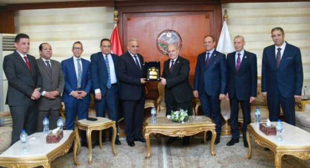 لتهنئته بالمنصب.. رئيس النيابة الإدارية يستقبل أعضاء مجلس إدارة نادي قضاة مصر