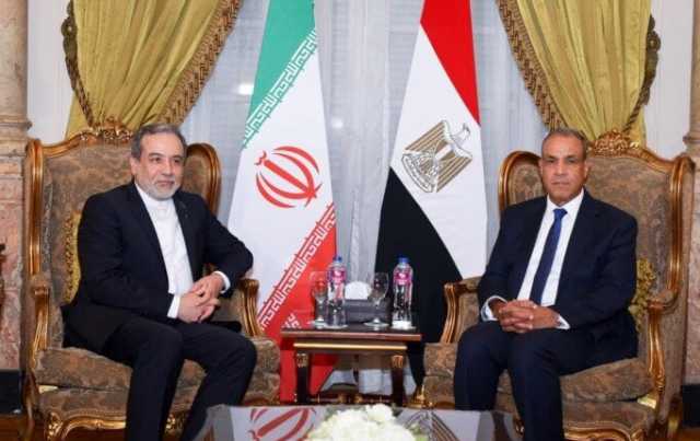 وزير الخارجية يستقبل نظيره الإيراني بالقاهرة لبحث تطورت الملف النووي