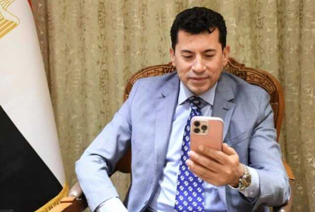 وزير الرياضة يجري اتصالًا هاتفيًا بالسفير المصري في بوركينا فاسو للإطمئنان على المنتخب الوطنى