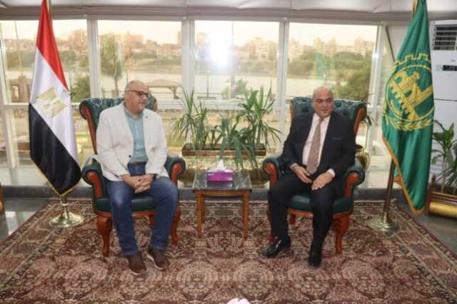 محافظ القليوبية يبحث آليات تنفيذ برامج محو الأمية