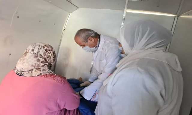 كشف وعلاج بالمجان لـ 985 مواطنًا في قافلة طبية بقرية دمتيوه بالبحيرة