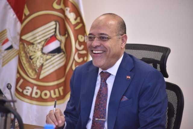 وزارة العمل يحذر المواطنين من صفحات وهمية تنشر معلومات كاذبة عن العمالة غير المنتظمة
