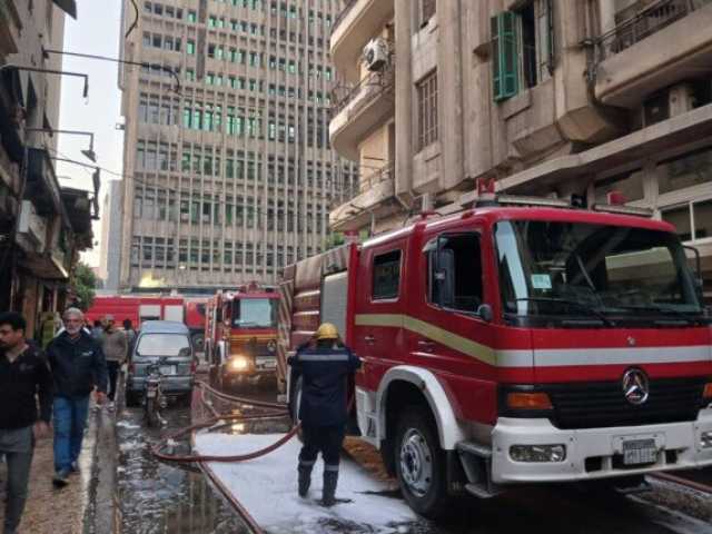 محافظ القاهرة يوجه بتشكيل لجنة هندسية لفحص عقار الأزبكية وإزالة آثار الحريق