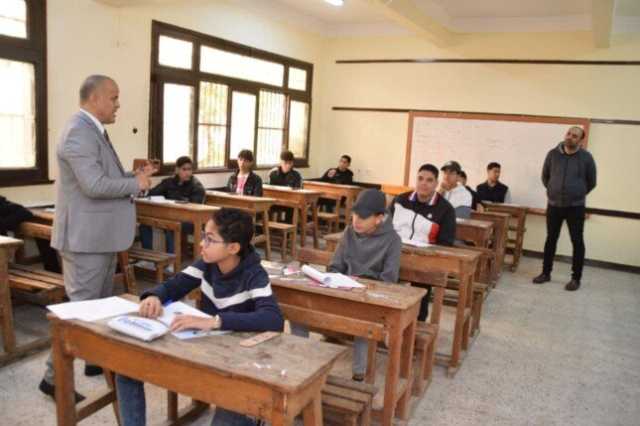 مدير التربية والتعليم ببورسعيد يؤكد انتهاء امتحانات الشهادة الإعدادية بنجاح
