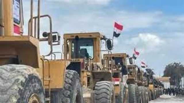 الجرافات المصرية تدخل قطاع غزة لإزالة الأنقاض (صور)