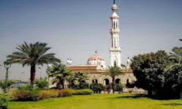 لأول مرة.. تجهيز ساحة حديقة مسجد سيدي عبد الرحيم القنائي لصلاة عيد الفطر المبارك