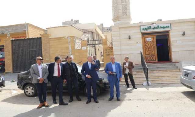 محافظ القاهرة يتابع ميدانيا أعمال إزالة أحد الطوابق المخالفة بالمقطم