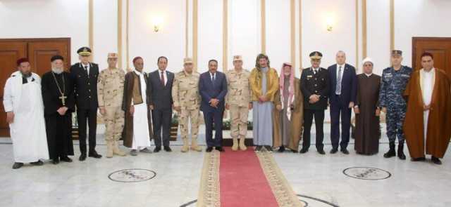 المنطقة الغربية العسكرية تنظم حفل إفطار لشيوخ وعواقل مطروح