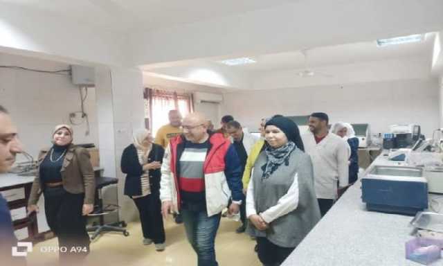 مدير صحة قنا يتابع الخدمات الطبية داخل مستشفى الحميات
